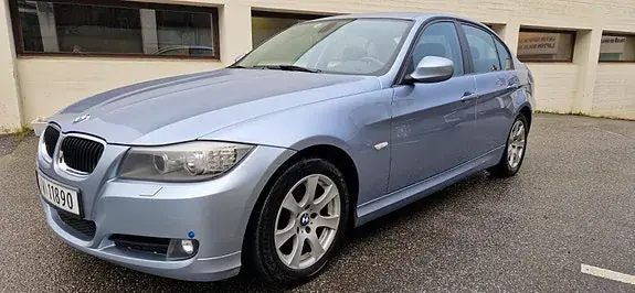 BMW 318D 2010 photo 3