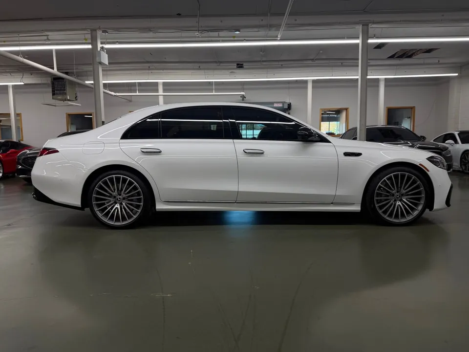 Mercedes-Benz S-Class 2027 photo 2
