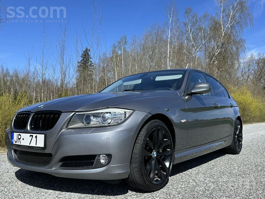BMW 318 2011 photo 2