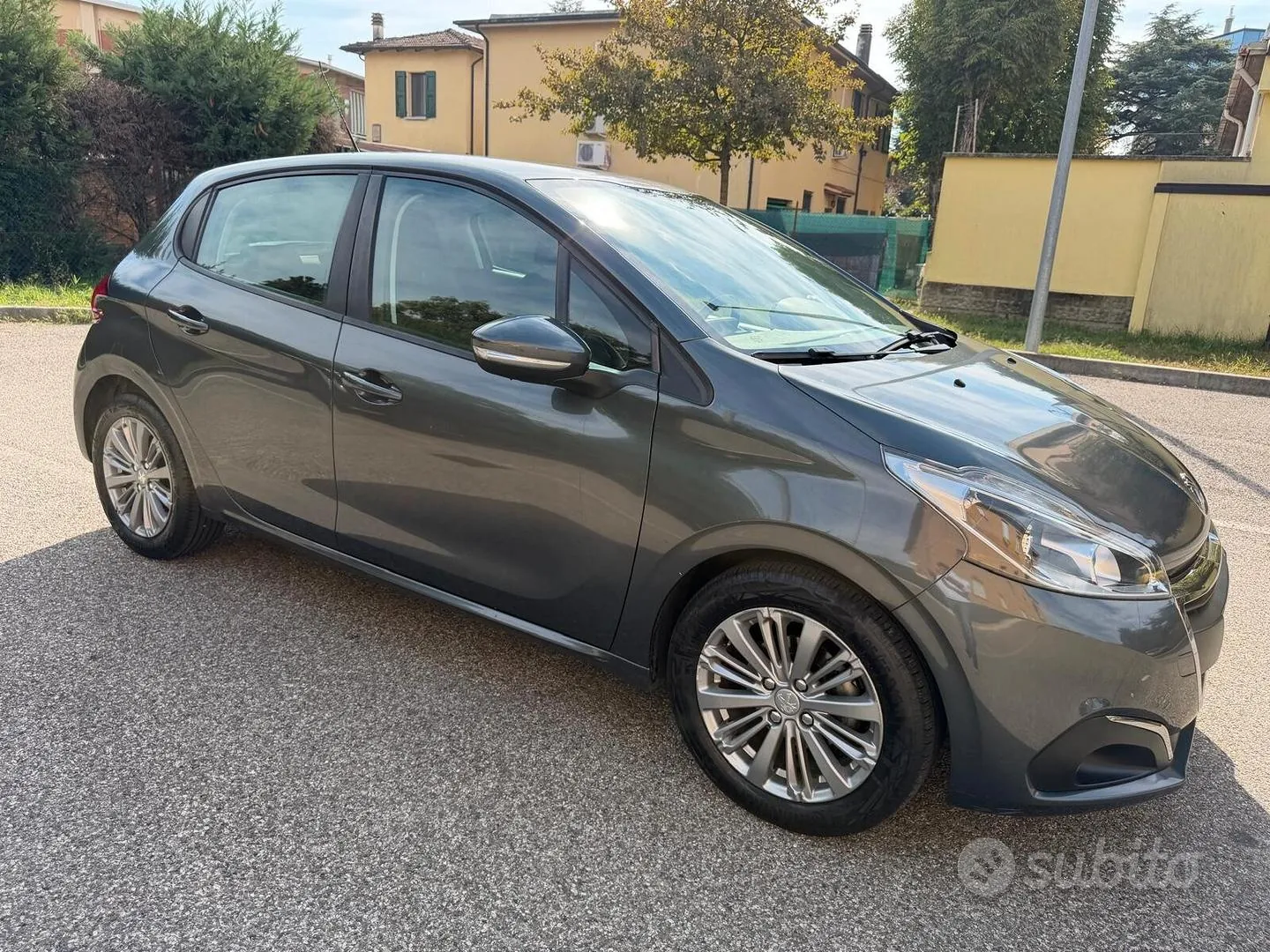 Peugeot 208 2017 photo 2