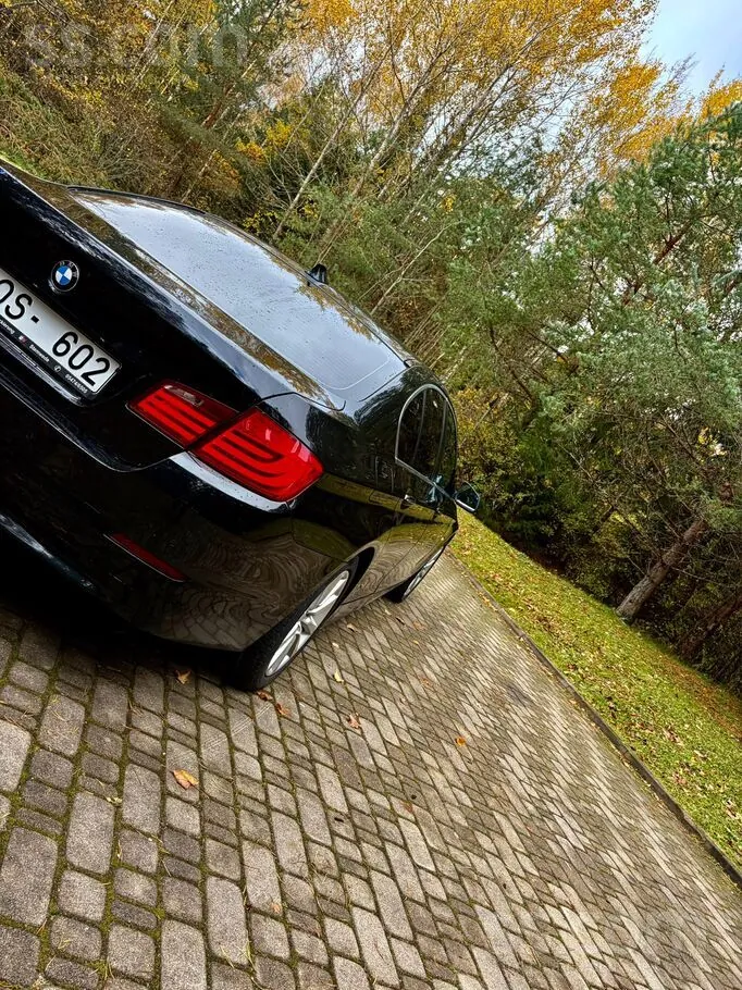BMW 530 2010 photo 4
