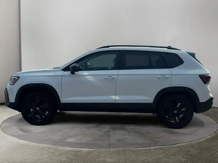 Volkswagen Taos 2026 photo 2