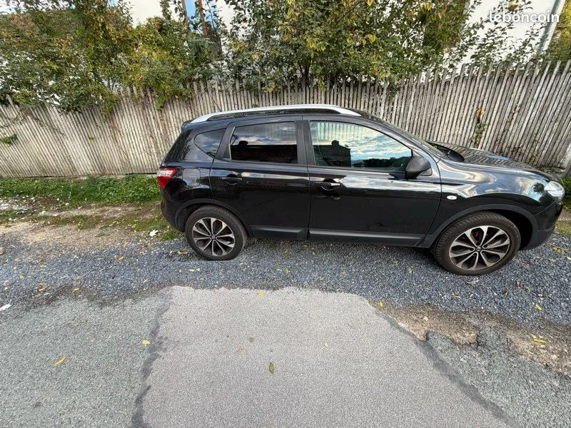 Nissan Qashqai 2012 photo 2