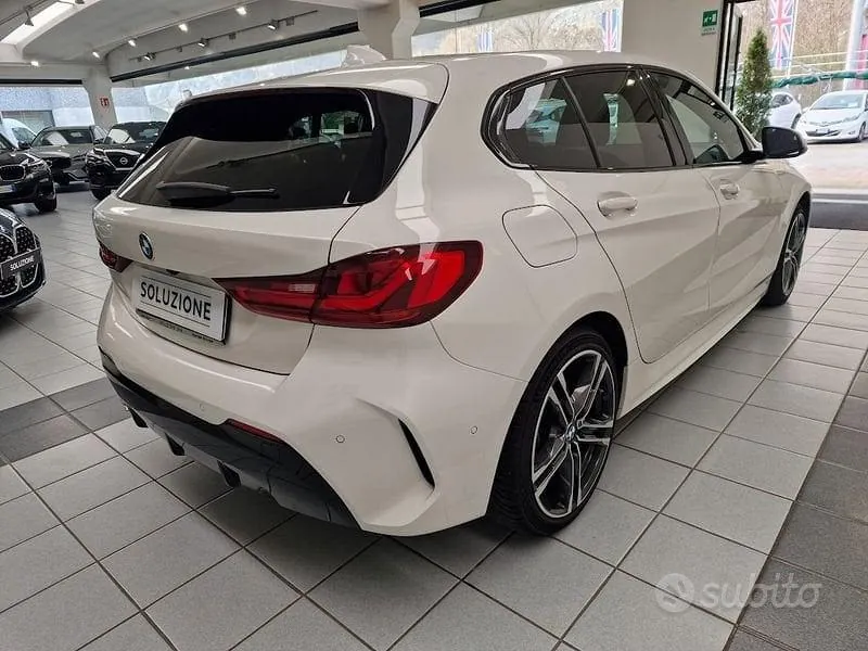BMW 1 Series 2023 photo 2