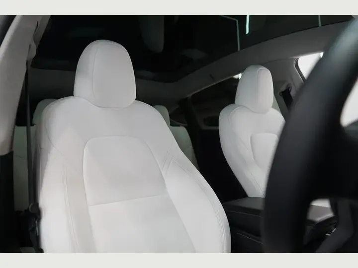Tesla Model Y 2023 photo 4