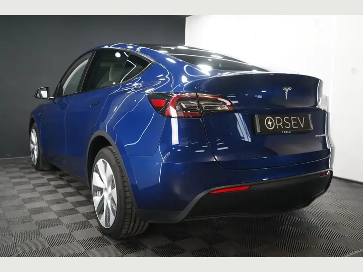 Tesla Model Y 2023 photo 3