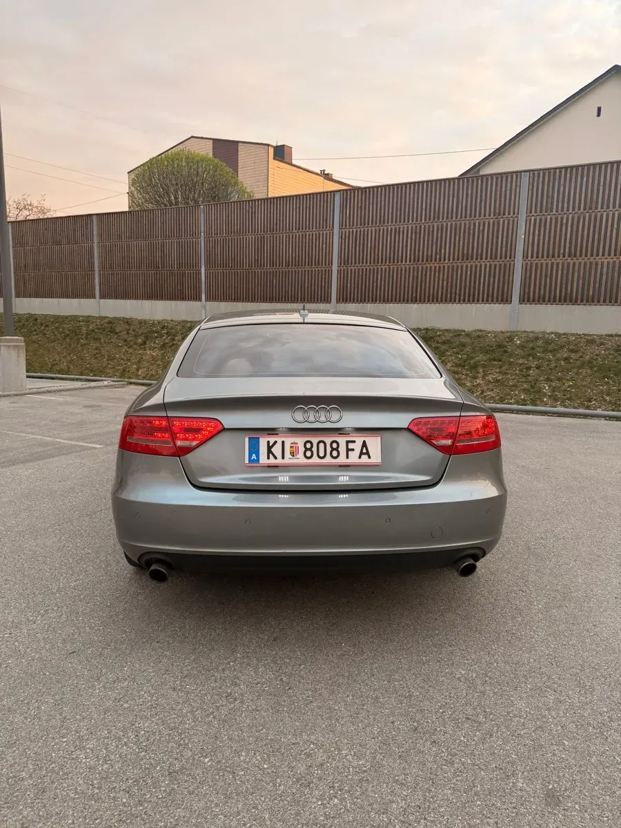 Audi A5 2010 photo 3