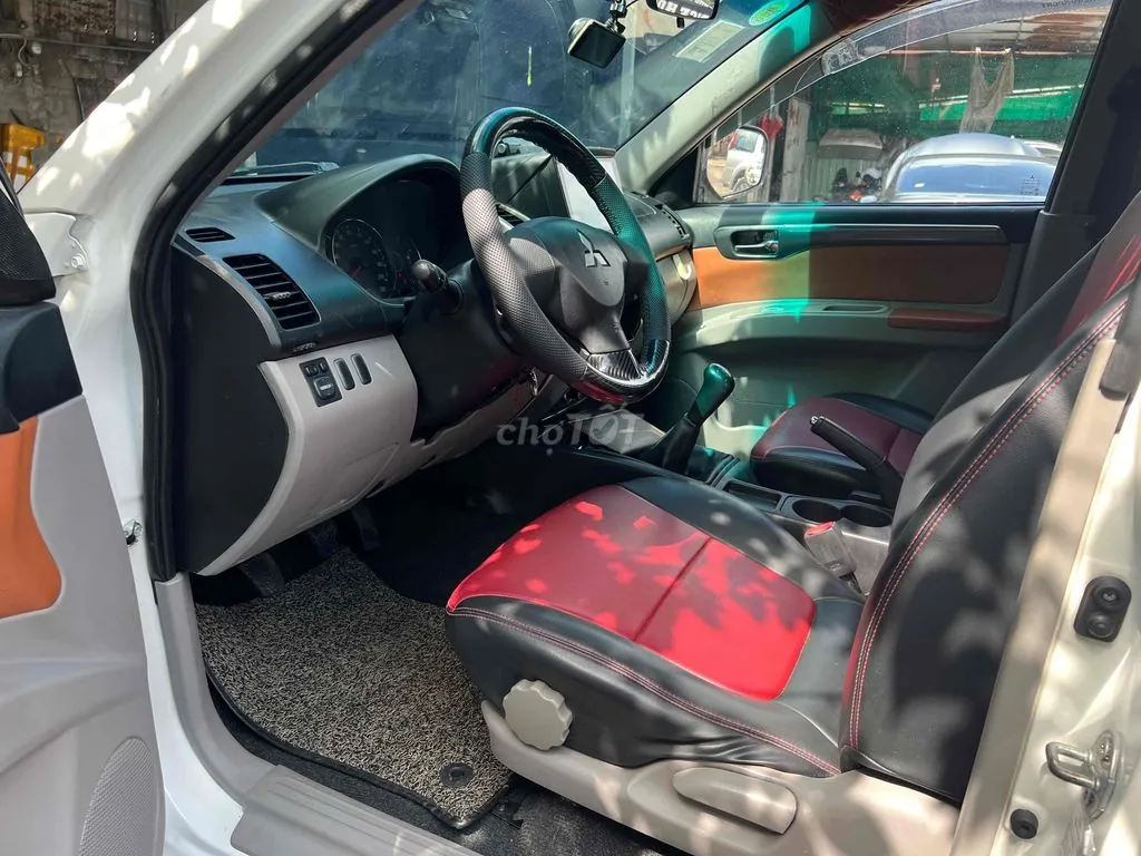 Mitsubishi Pajero Sport 2014 photo 5