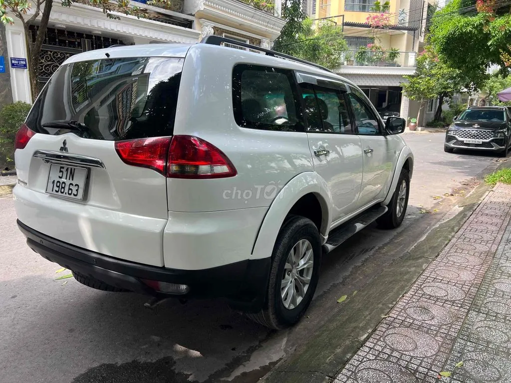 Mitsubishi Pajero Sport 2014 photo 2