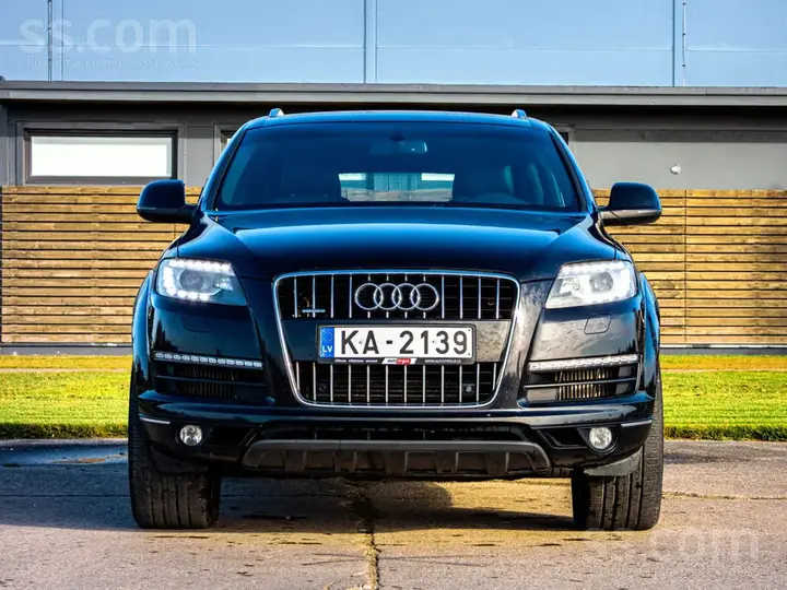 Audi Q7 2010 photo 2