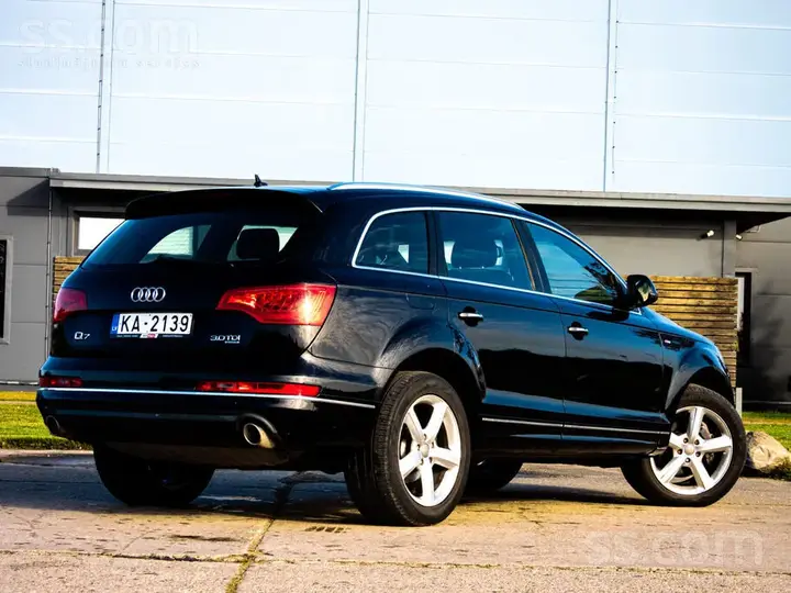 Audi Q7 2010 photo 4