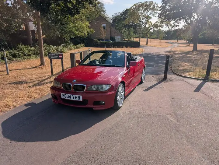 BMW 3 Series 2004 photo 2