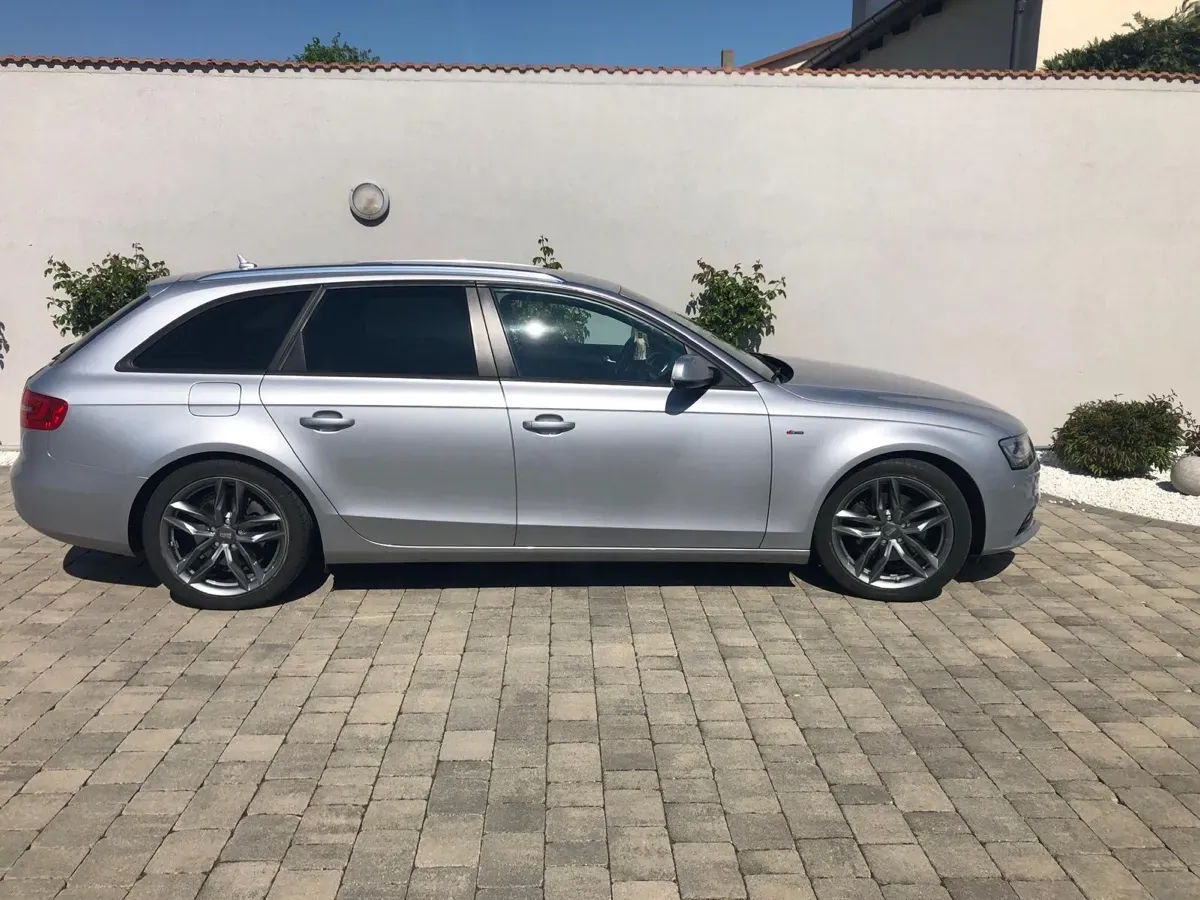 Audi A4 2015 photo 2