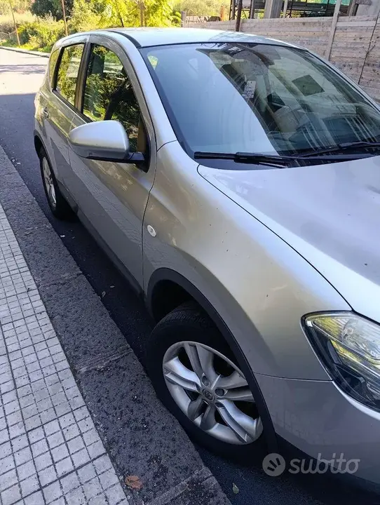 Nissan Qashqai 2010 photo 2