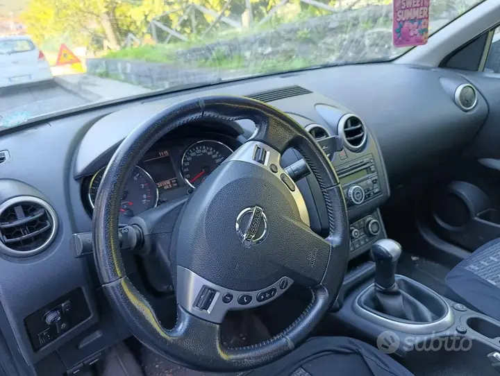 Nissan Qashqai 2010 photo 3
