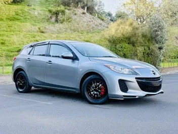 Mazda Axela 2013 photo 2