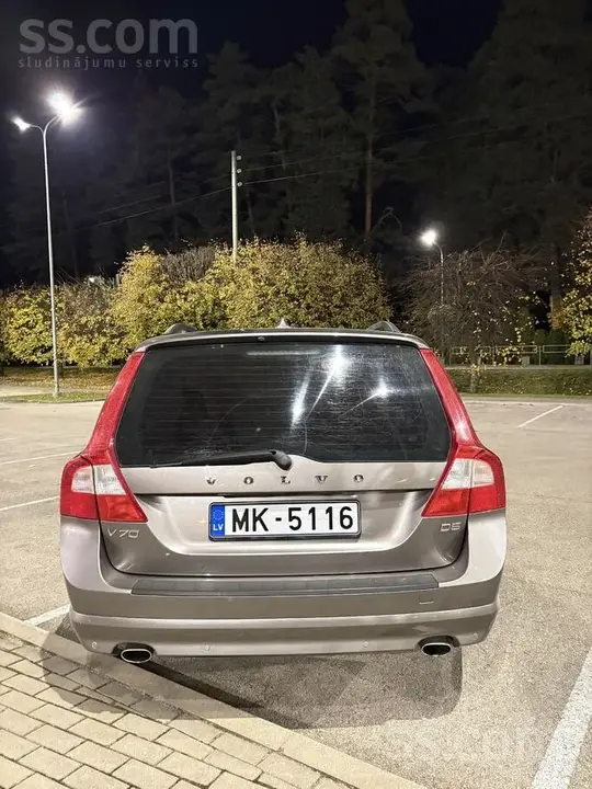 Volvo V70 2010 photo 3