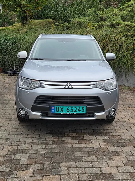 Mitsubishi Outlander 2014 photo 2