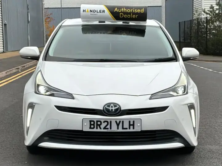 Toyota Prius 2021 photo 2