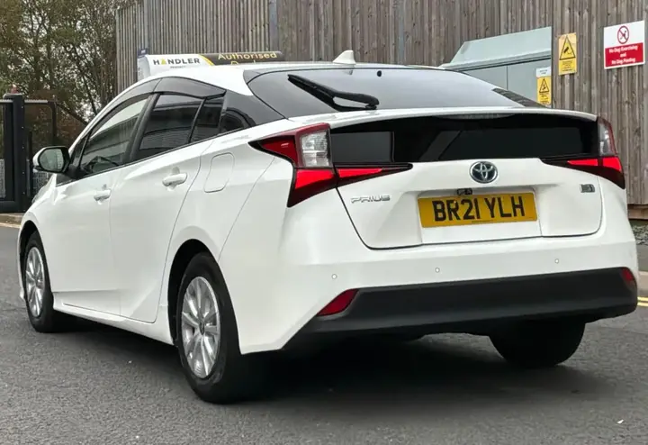 Toyota Prius 2021 photo 4