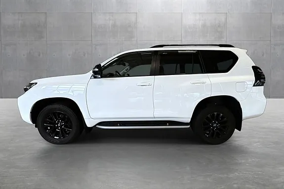 Toyota Land Cruiser 2023 photo 2