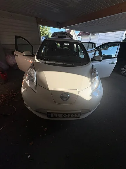 Nissan Leaf 2016 photo 2