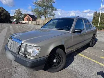 Mercedes-Benz W124