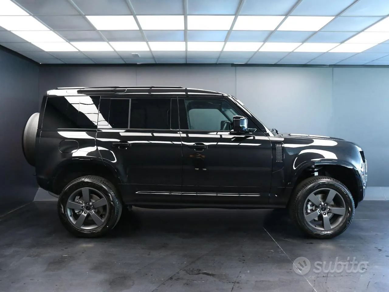 Land Rover Defender 2026 photo 5