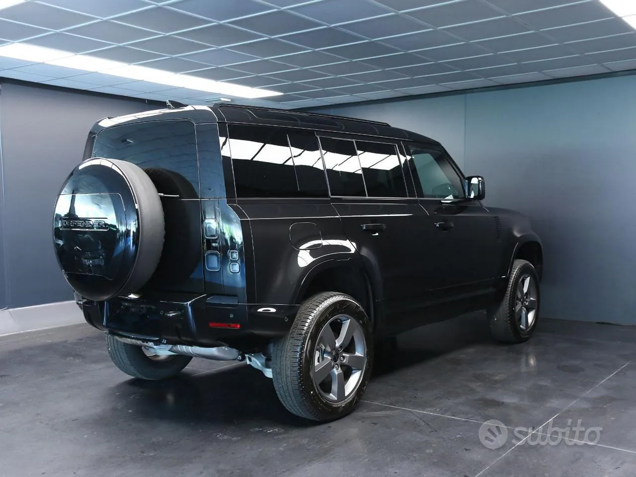 Land Rover Defender 2026 photo 3