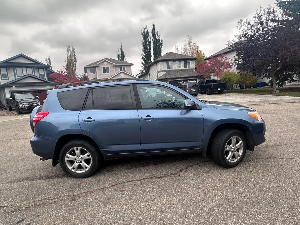 Toyota Rav4 2012 photo 3
