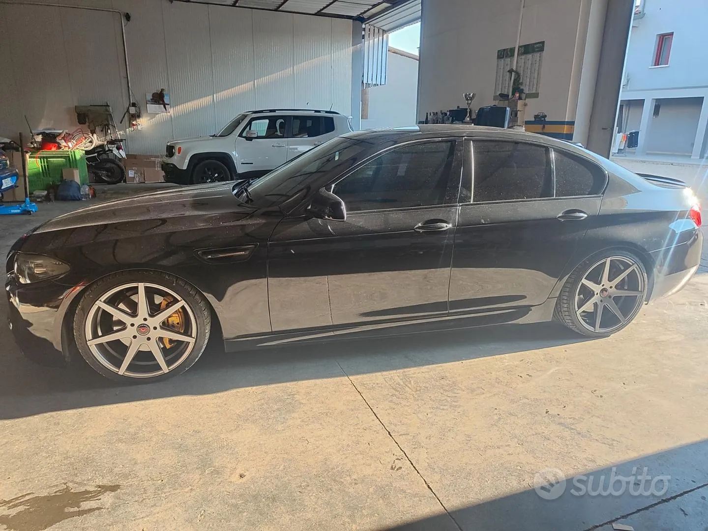 BMW 5 Series 2010 photo 2