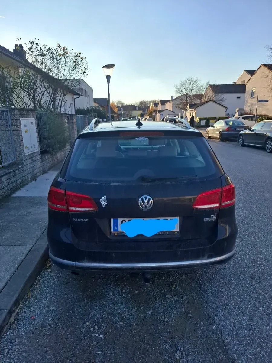 Volkswagen Passat 2012 photo 2