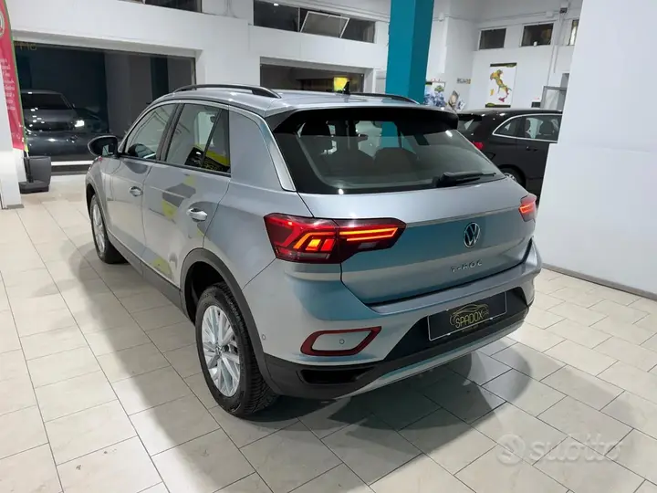 Volkswagen T-Roc 2023 photo 4
