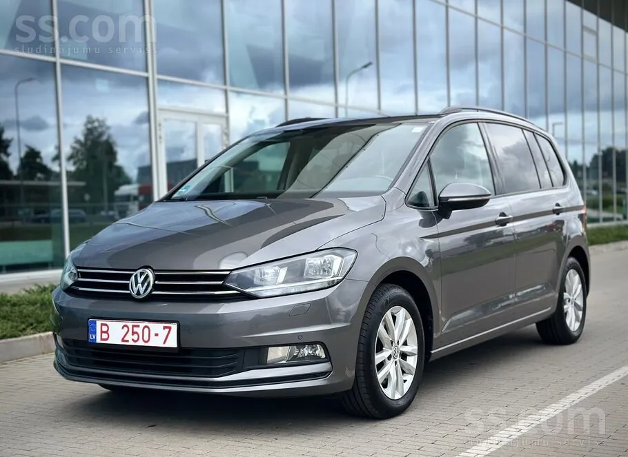 Volkswagen Touran 2017 photo 2