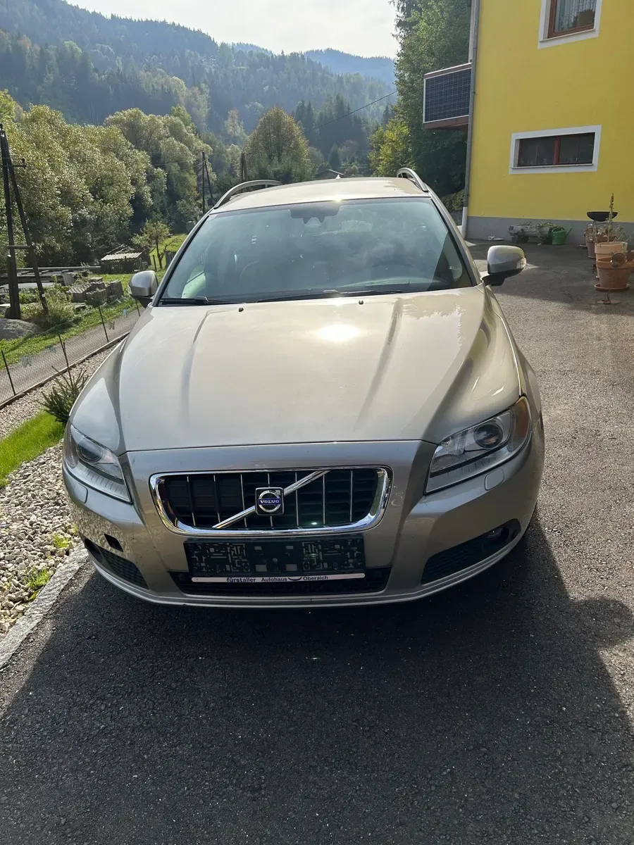 Volvo V70 2009 photo 3
