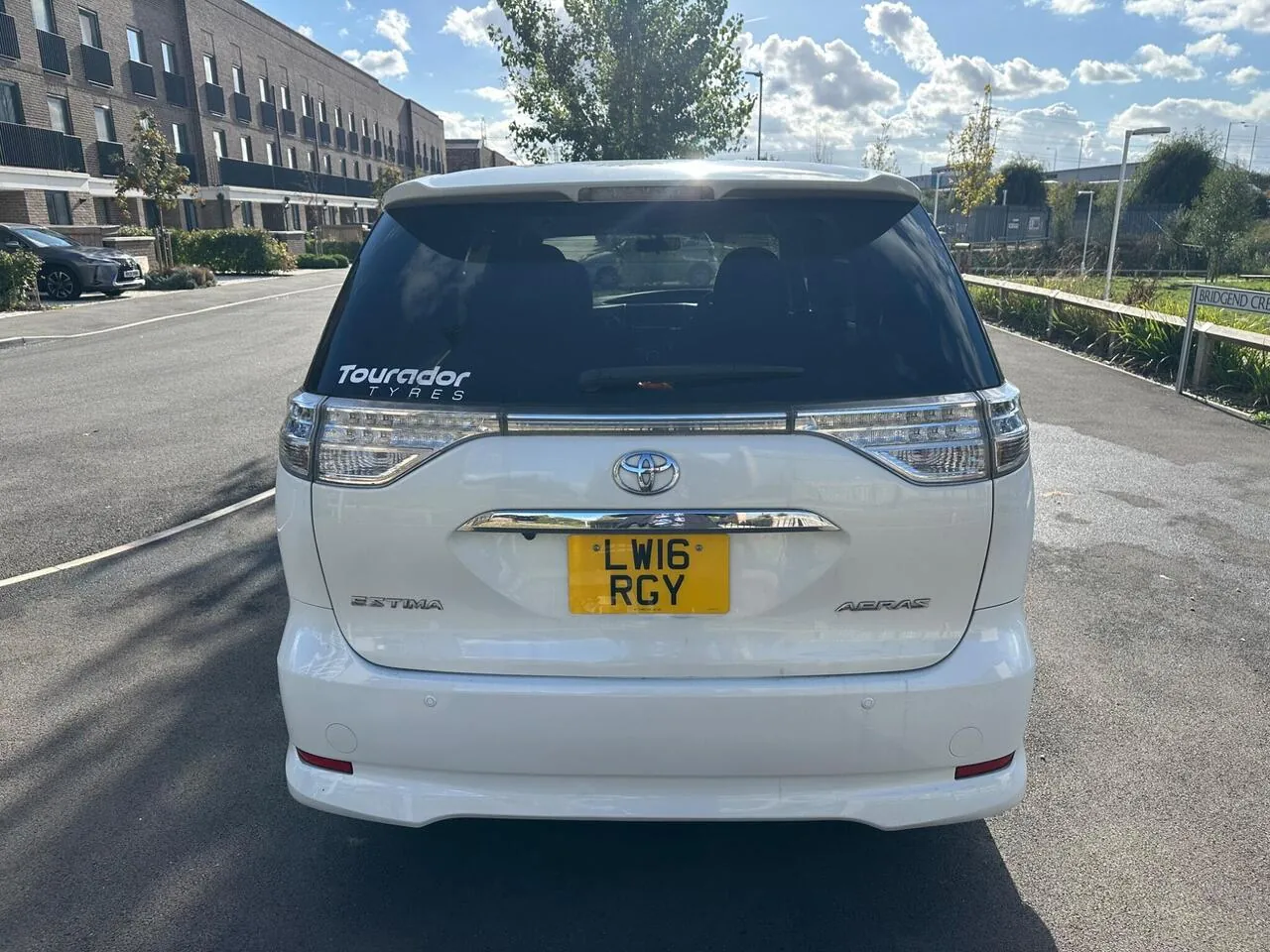 Toyota Estima 2026 photo 5