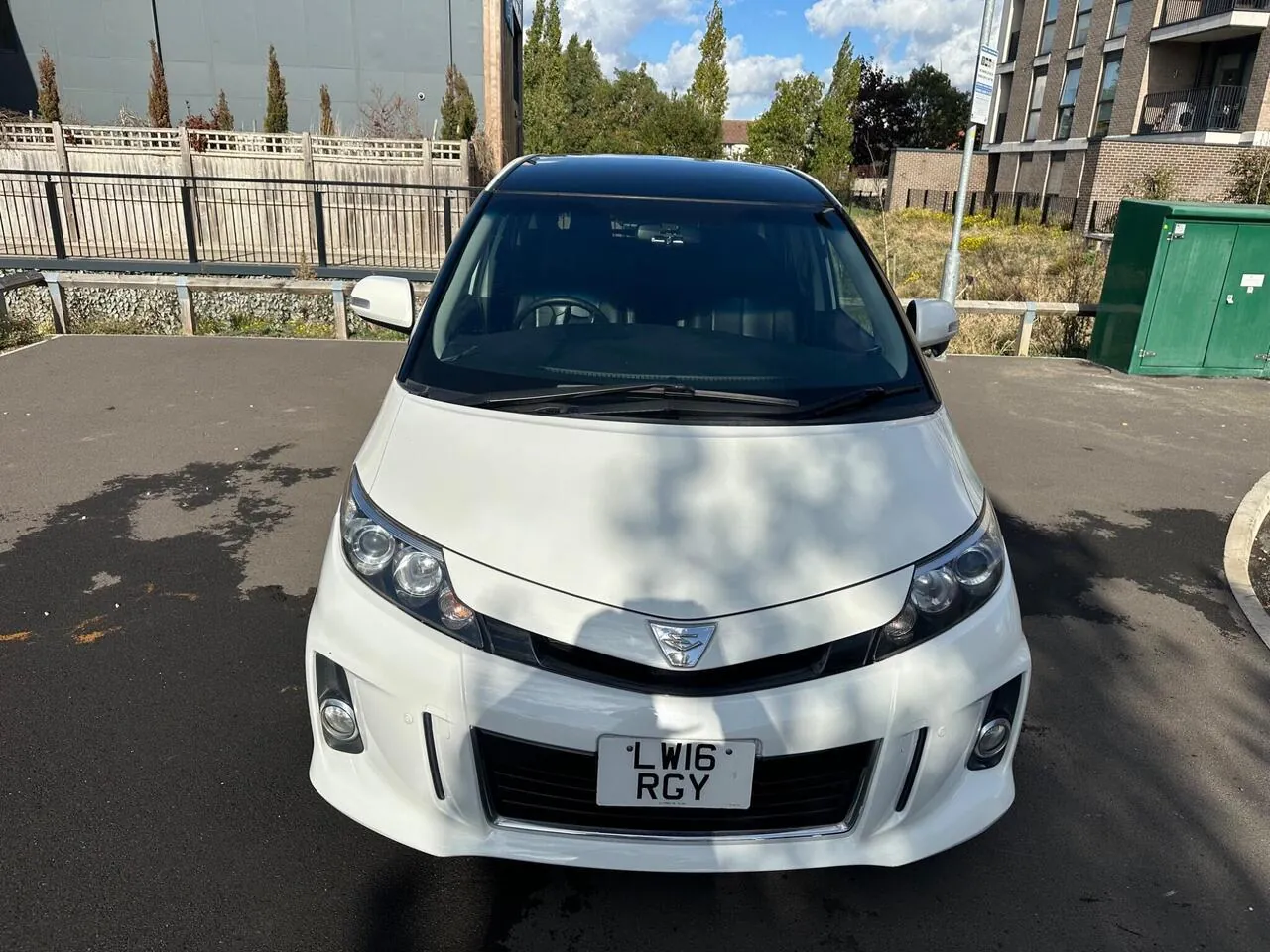 Toyota Estima 2026 photo 2