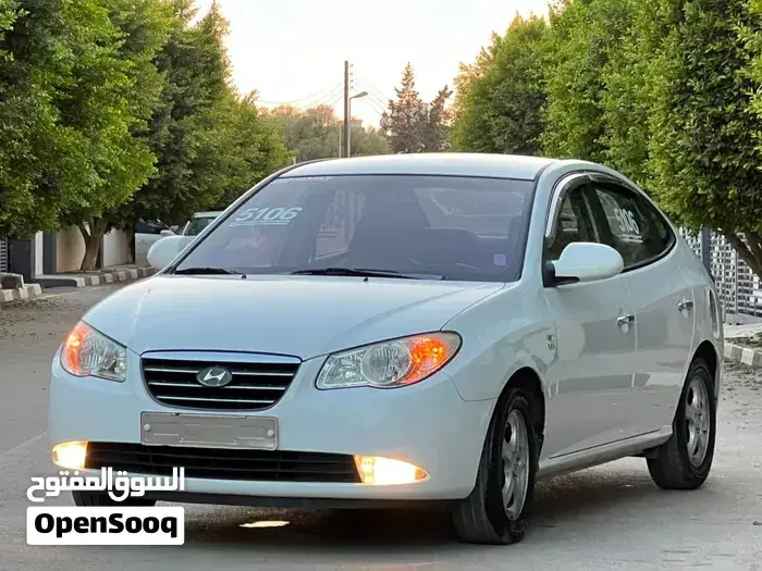 Hyundai Avante 2009 photo 2