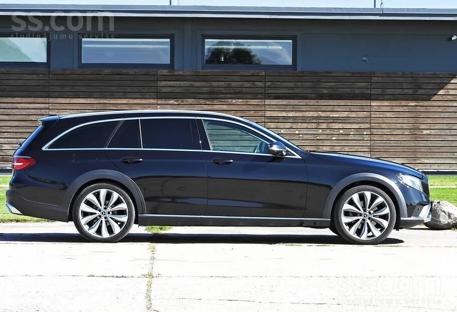 Mercedes-Benz E220 2017 photo 4