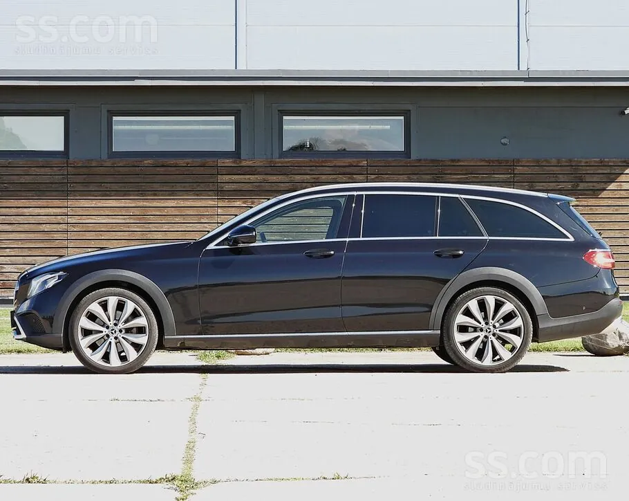 Mercedes-Benz E220 2017 photo 5
