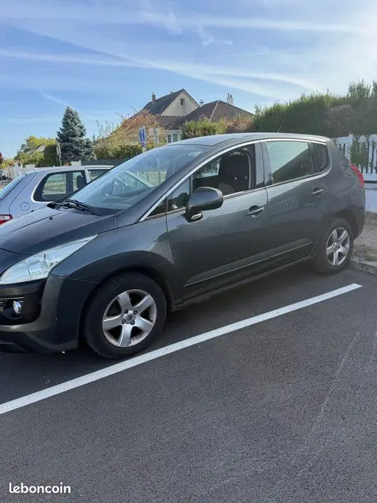 Renault Scenic 2011 photo 2