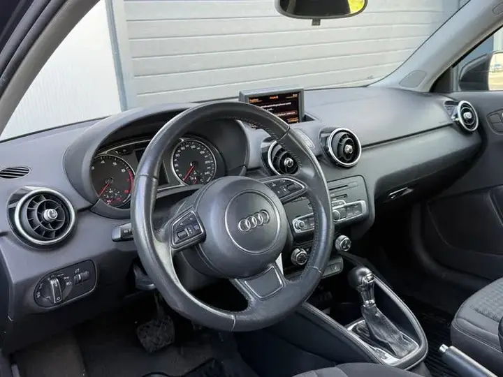 Audi A1 2013 photo 2