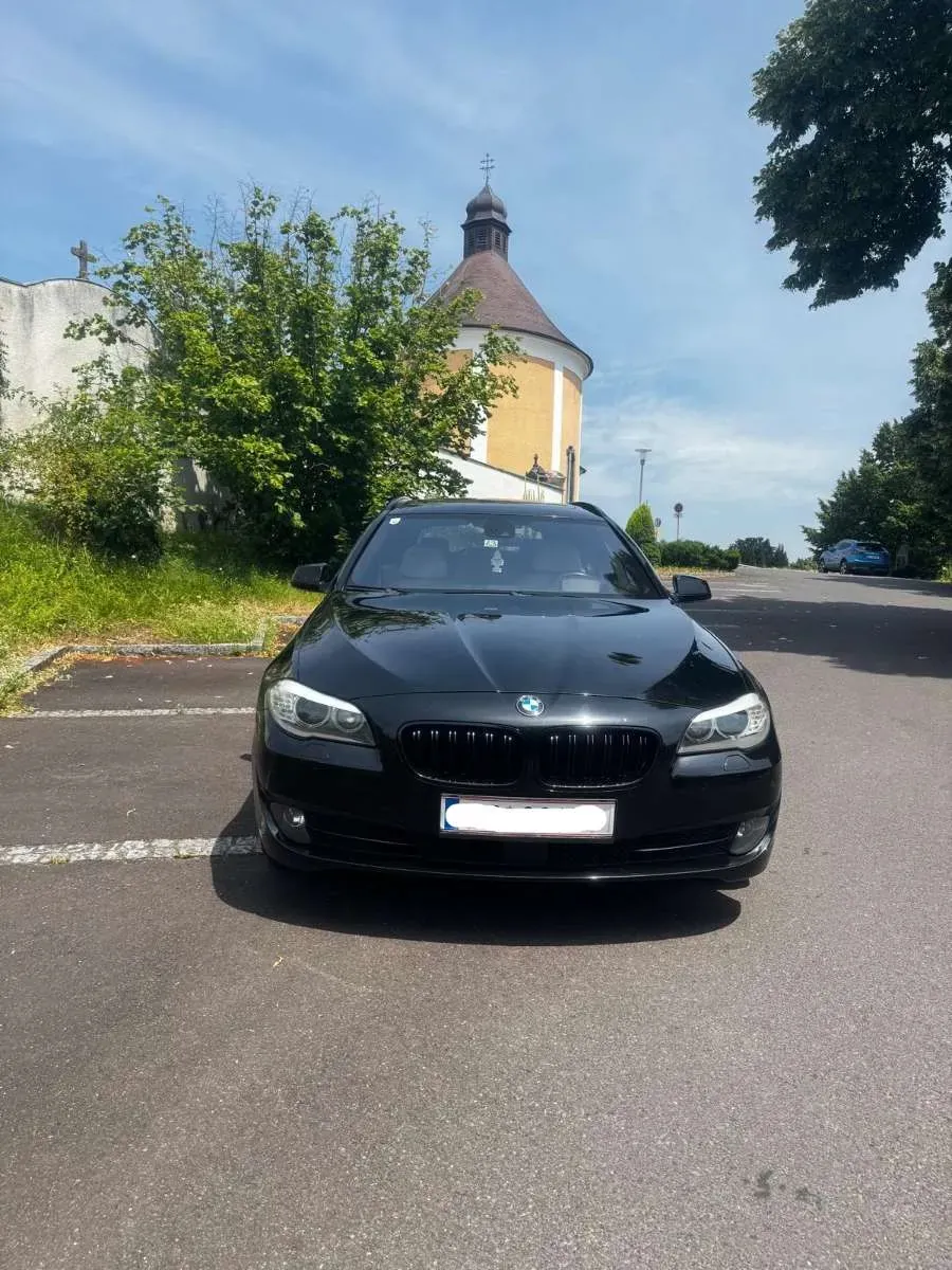 BMW 5 Series 2011 photo 3