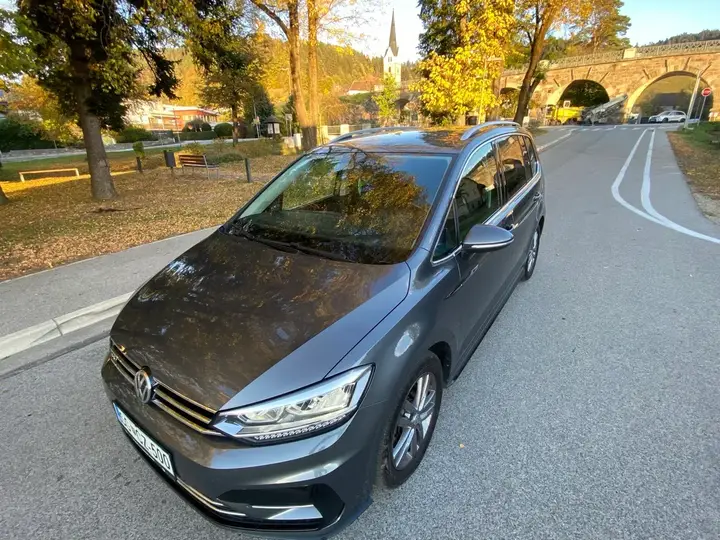 Volkswagen Touran 2020 photo 2