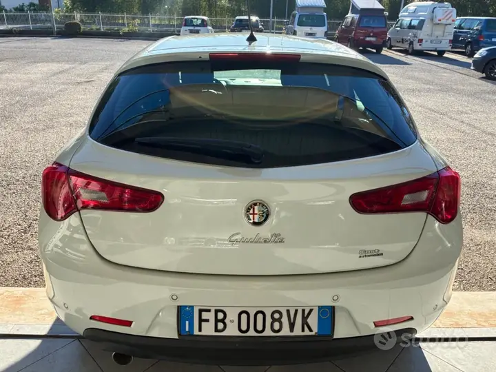 Alfa Romeo Giulietta 2015 photo 5