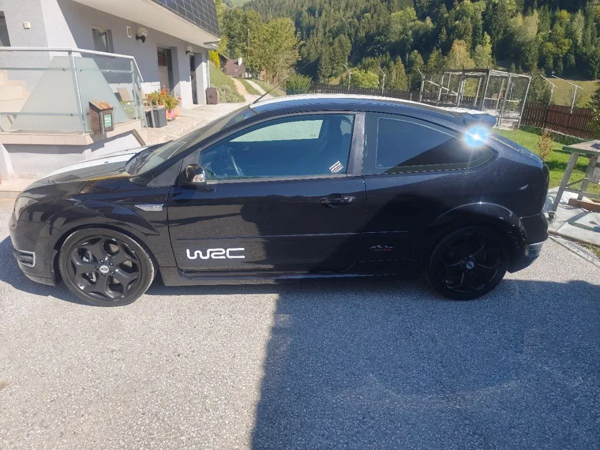 Ford Focus 2006 photo 2