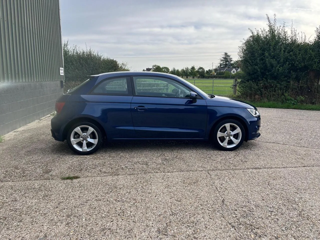 Audi A1 2015 photo 2