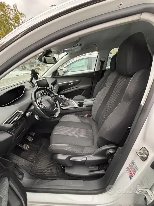 Peugeot 3008 2019 photo 5