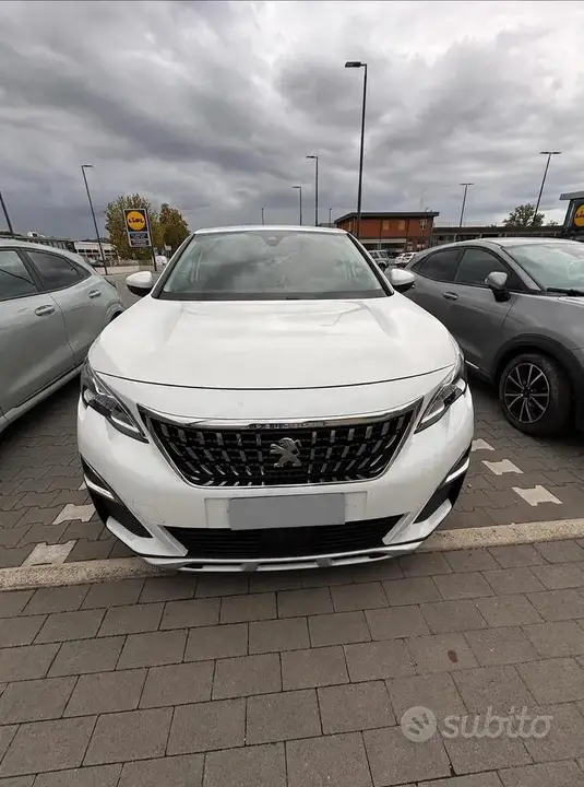 Peugeot 3008 2019 photo 2