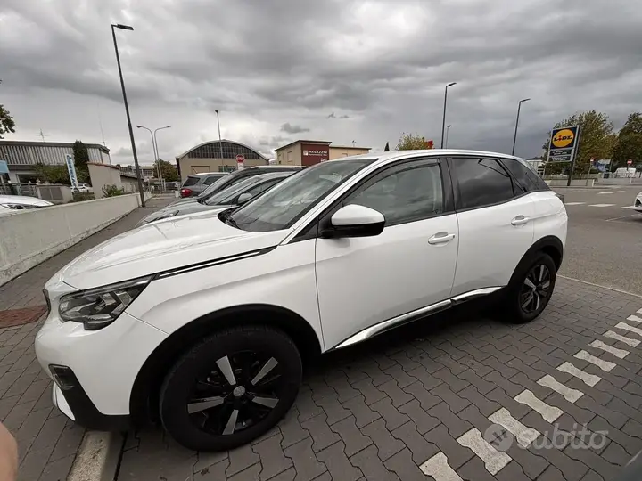 Peugeot 3008 2019 photo 3